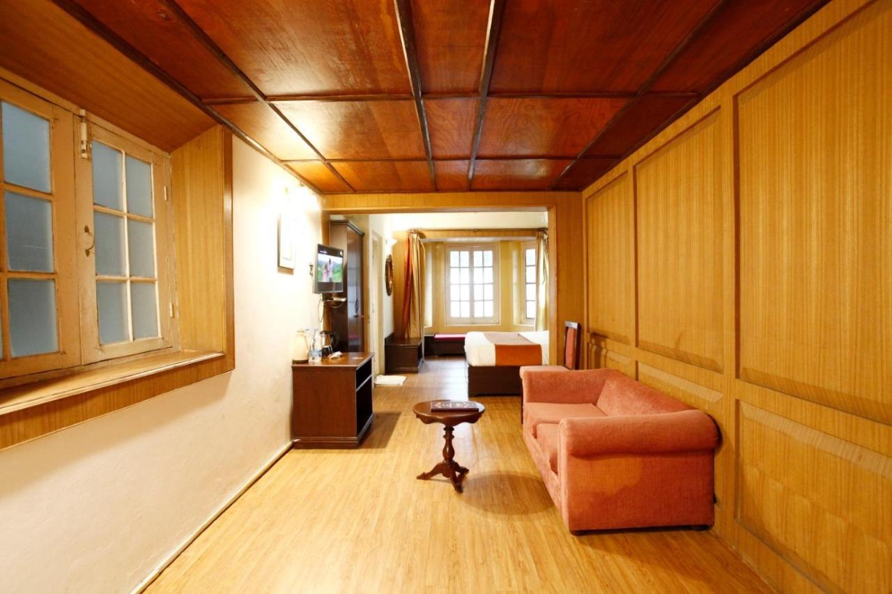 The Palace Belvedere Walkable Distance From Mall Road Нейнитал Екстериор снимка